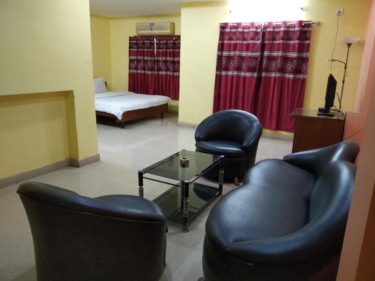 Hotel Relax Kalkutta Kültér fotó