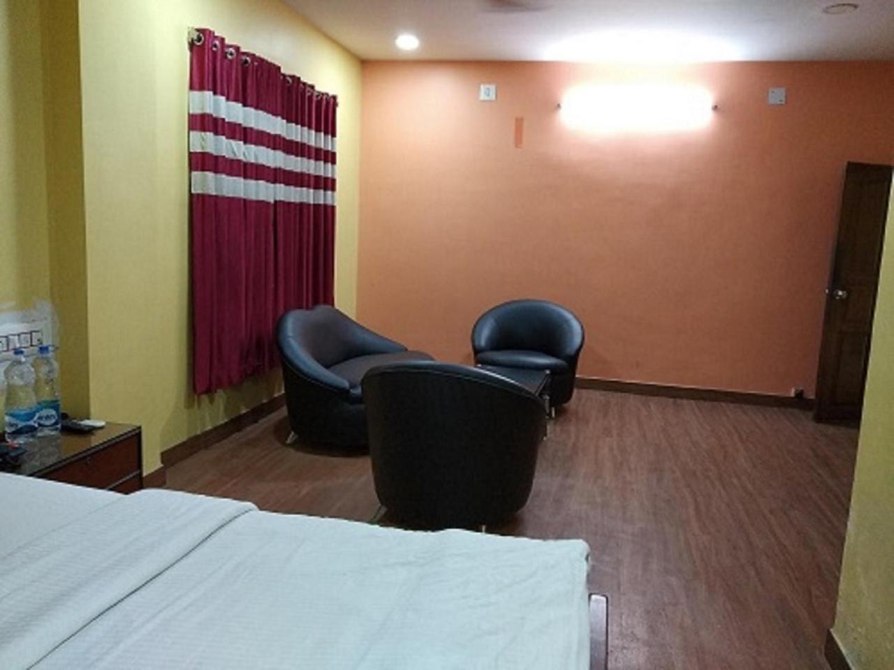 Hotel Relax Kalkutta Kültér fotó