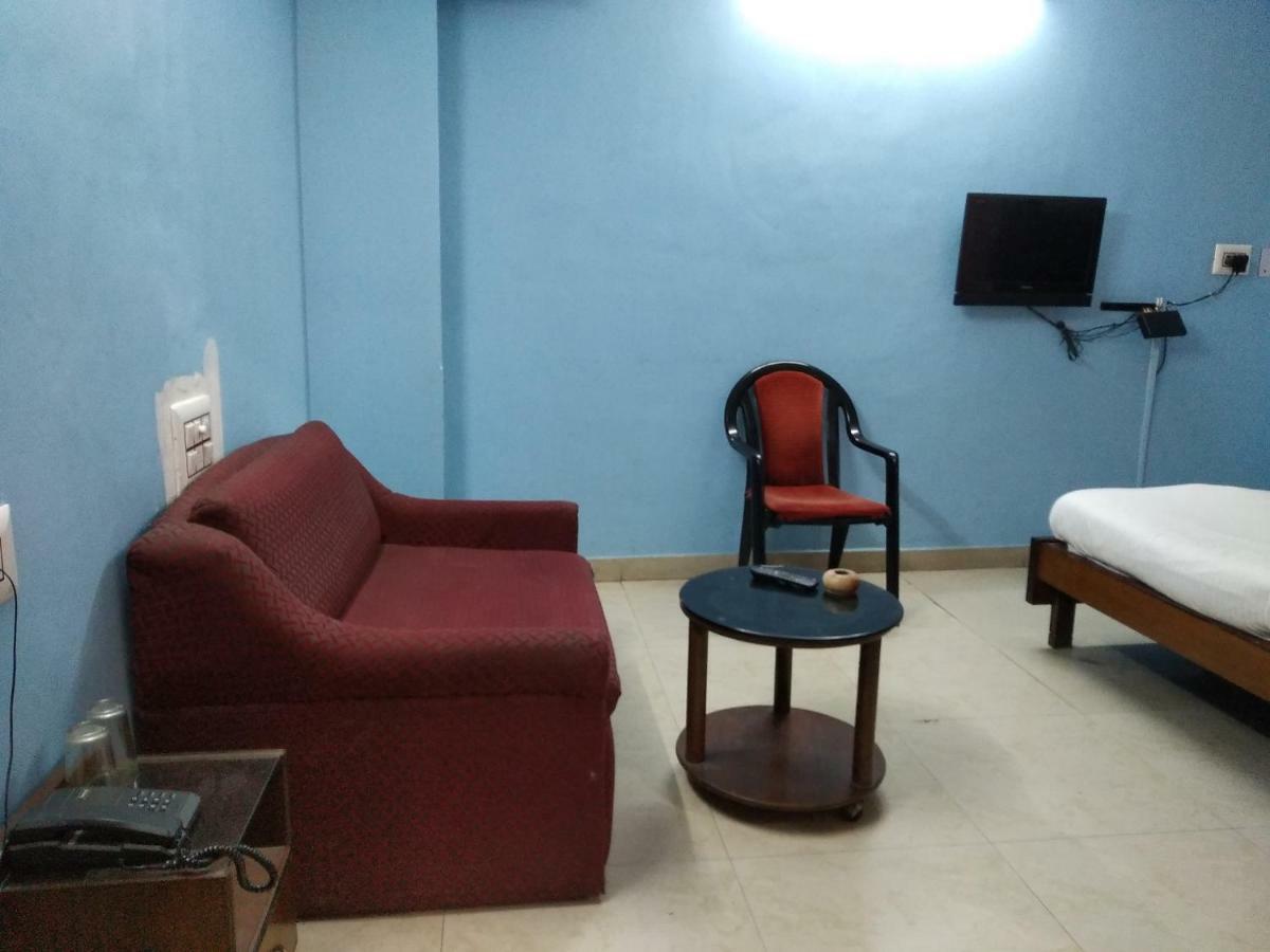 Hotel Relax Kalkutta Kültér fotó